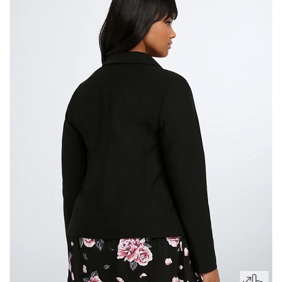 Torrid Plus Size Chic Cutaway Stretch Blazer Black #10425350 Size 3X - Picture 2 of 14